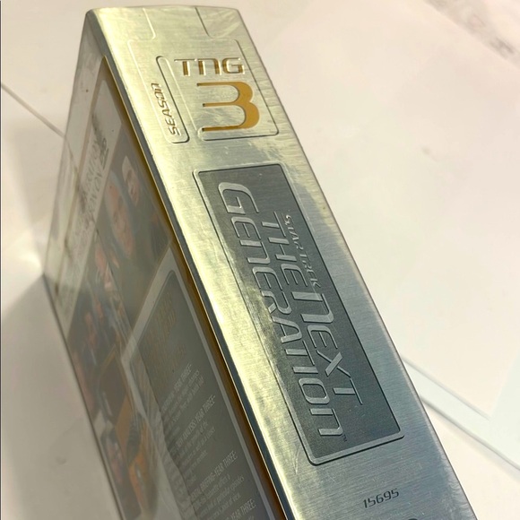 Star Trek The Next Generation Portable DVD Disc. Complete THIRD SEASONS. Silver - Picture 5 of 7